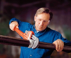 Эксплуатация прямого трубного ключа Ridgid Heavy Duty 14" Эксплуатация прямого трубного ключа Ridgid Heavy Duty 14"