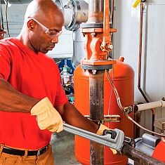 Использование алюминиевых прямых трубных ключей 24" Ridgid Aluminum Heavy Duty 824 Использование алюминиевых прямых трубных ключей 24" Ridgid Aluminum Heavy Duty 824