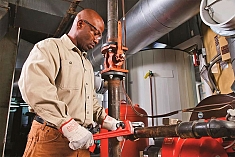 Применение ключей трубных прямых Ridgid Heavy Duty 14" Применение ключей трубных прямых Ridgid Heavy Duty 14"