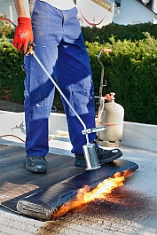 Применение закрытого сопла для пропановой кровельной горелки Rothenberger Roofing 63×138мм Применение закрытого сопла для пропановой кровельной горелки Rothenberger Roofing 63×138мм